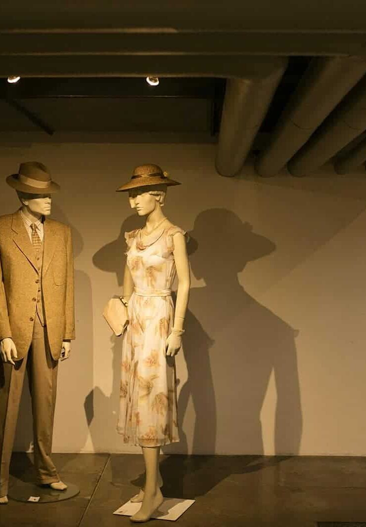 Výstava k filmu Skleněný pokoj – partnerem byla módní značka Pánské obleky BANDI